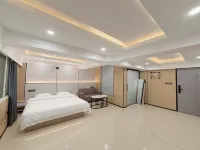 Cloud Song courtyard