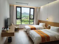 Lujiang Cloud Shadow & Pine Wind Homestay