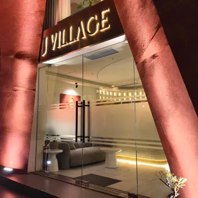 J Village Hotel - Trieu Viet Vuong Отели рядом с достопримечательностью «Центральный Цирк»