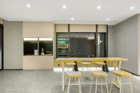 CharmJoyHotel - موقف سيارات
