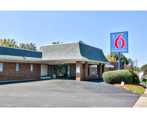 Motel 6 Tallahassee, FL - Downtown Hotels near Odyssey Science Center