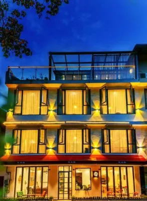 Seekingmountain Huajianyi Hostel - 3-Star
