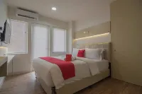 RedDoorz Apartment @ Sentul Tower - Pensions