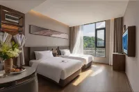 Guiyang Riverside Grand Court Hotel (Guiyang East Railway Station Normal University Subway Station) Hotels in Vicinity of Xintianzhai