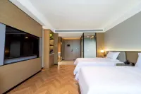 Huanren Zhongkun Hotel - parking