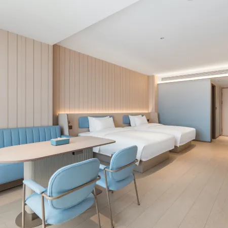 HanTing Hotel (Aksu City Administrative Service Center)
