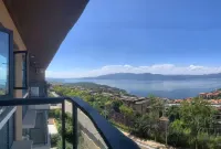 VALATOMS Fanlatu Homestay (Chengjiang Fuxian Lake) - Mountain view