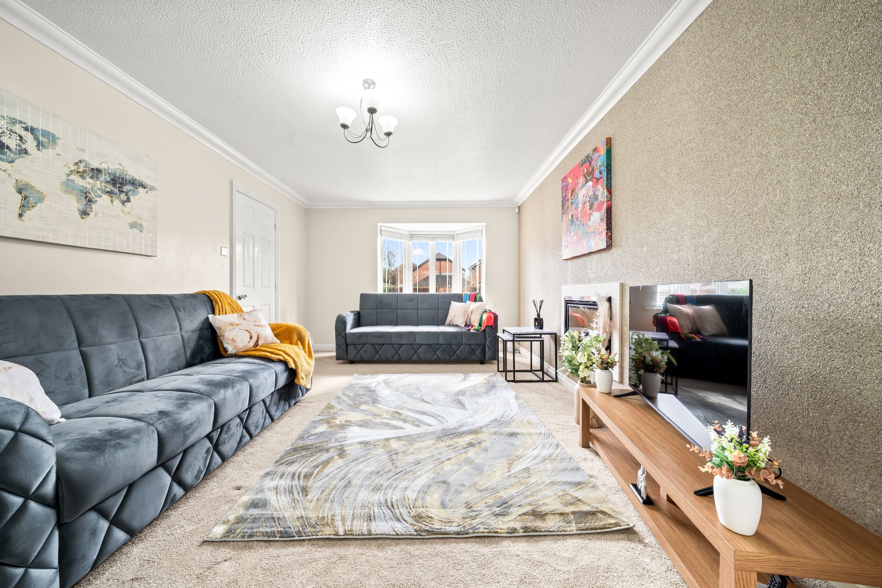 4BR 2BA+2WC | WiFi | Driveway | 7 Beds | Bolton