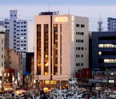 Bay Hound Hotel