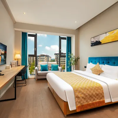 萌意主題酒店（眉山大學城店） 鄰近岷東生活廣場的酒店