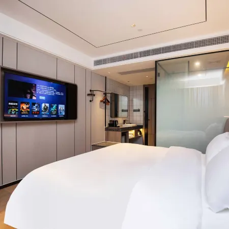 Qingmu Platinum Hotel (Fuyang Yaoban Suning Plaza)