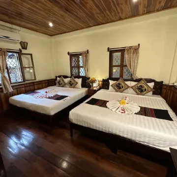 Villa Alounsavath Mekong Riverside Отели рядом с достопримечательностью «Ват Сенсоухарам»