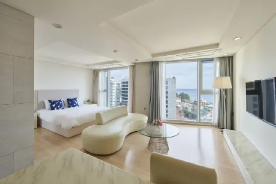 ザ アイランド ブルー ホテル