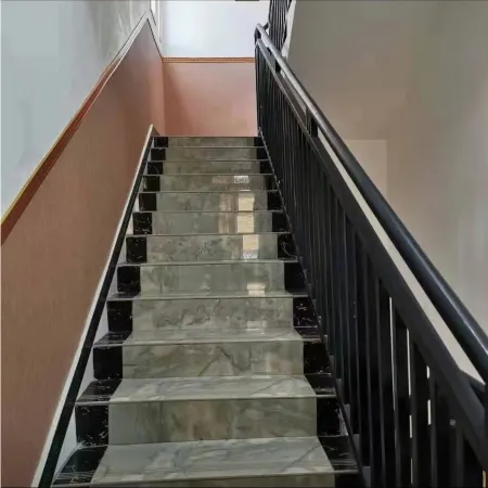 Bangkok Business Hotel Отели в г. Жантан