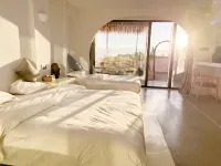 Luhu September Luoxi Islander Hostel