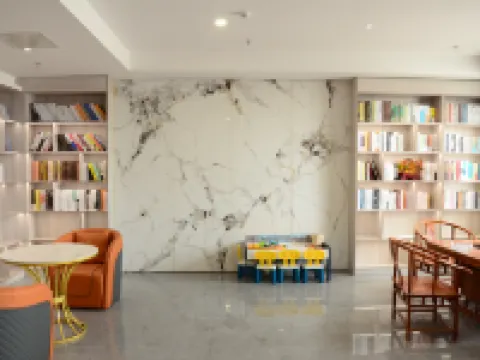 Fuhua Junyue Hotel (Luntai Bus Station Xinxin Pedestrian Street Branch) Hotels in Luntai