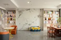 Fuhua Junyue Hotel (Luntai Bus Station Xinxin Pedestrian Street Branch) Hotels in Luntai