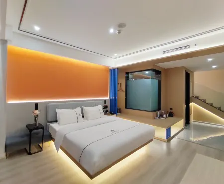 Golden Phoenix Light House Hotel Отели рядом с достопримечательностью «Yunnan Vocational Institute of Energy Technology»