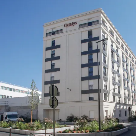 Appart'hôtel Odalys City Paris Levallois Отели рядом с достопримечательностью «LVMH Fragrance Brands»