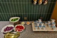 Romantic Season Hotel (Shenyang Middle Street Imperial Palace and Commander Zhang's Mansion) - breakfast
