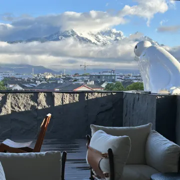 Nazhu Sky Courtyard Designer Snow Mountain View Homestay (Lijiang City Rizhao Jinshan Branch) Отели рядом с достопримечательностью «Улица Сыфан»