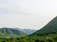 得舍·古賢居私湯民宿（潭柘寺店） 青龍湖水岸濕地公園附近的飯店