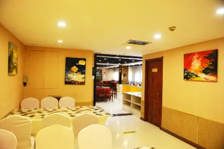 Mit Holiday Inn (Taiyuan Jianshe South Road Railway Station) Отели рядом с достопримечательностью «Shuangta Temple (Twin Pagoda Temple)»