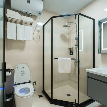 Yihai Esports Hotel (Zhongshan Square Branch, Dalian Railway Station)