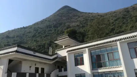 Luopingwang Linqi Bieyuan Отели рядом с достопримечательностью «Jiulong Waterfalls»