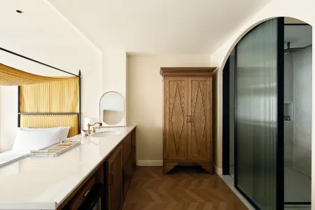 ARCADIA  SEAVIEW DESIGN HOTEL