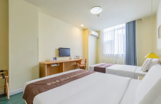 華驛酒店（攀枝花中心醫院汽車客運中心站店）