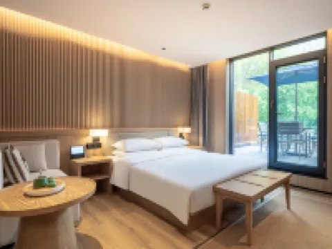 Rezen Retreat · Four Seasons Manju Hotel (Jiuzhaigou Tourist Center) Hotels in Jiuzhaigou