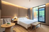 Rezen Retreat·Four Seasons Manju  Hotel (Jiuzhaigou Scenic Area) Hotels in Jiuzhaigou
