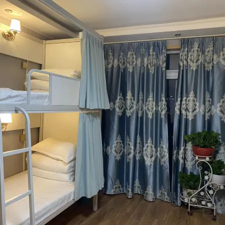 Xihuan Hostel (Hefei National University of Defense Technology 1912 Bar Street)
