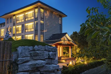 Flowing Strings  Guitar hotel Отели рядом с достопримечательностью «Sandaoyan»