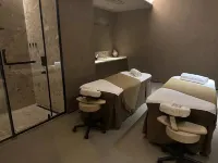 LanOuShangPin Hotel (Yongxiu County Government People's Hospital)