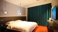 Qinyang Water Cube Hot Spring Hotel