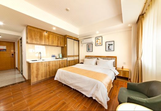 3. 리즈진 호텔 (..