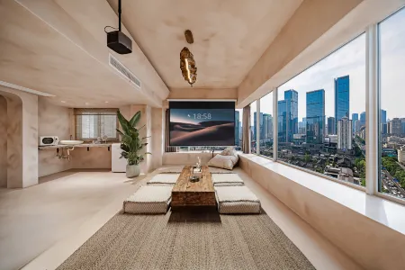 Yi Landscape Starry Sky Designer Holiday Homestay (Chunxi Road Taikoo Li Branch) Отели рядом с достопримечательностью «CH8 Livehouse (Wanmei)»