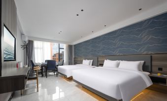 Qixin Smart Hotel (Wanning High Speed Railway Station)