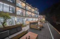 Yue Man · Riverside Homestay (Xiangxi Street Store, Muyu Town, Shennongjia) Hotels in Shennongjia