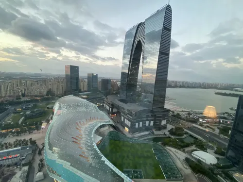 Lingju BNB (Suzhou Center Branch)