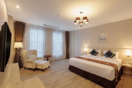 Le Cannes Hotel Отели рядом с достопримечательностью «Wat Si Bunruang»