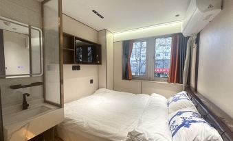 Huayi Boutique Hotel (Beijing Railway Station Tongren Hospital)