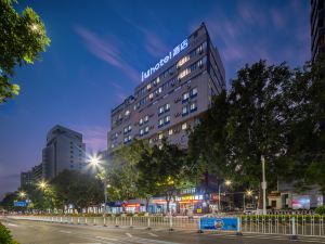 IU Hotel (Maoming Renmin South Road Youcheng Building)