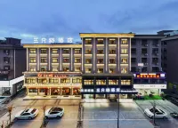 Three Cats Hotel (Guangsha Construction College)