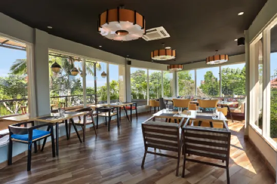 Azana Boutique Hotel Denpasar Отели рядом с достопримечательностью «Mahendradatta University Bali»