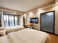 Yiyi Business Hotel