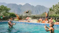Mad Monkey  Vang Vieng