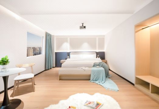 Home Inn Suotelanna (Chongqing Shiqiapu Metro Station Branch)Hotel Overview